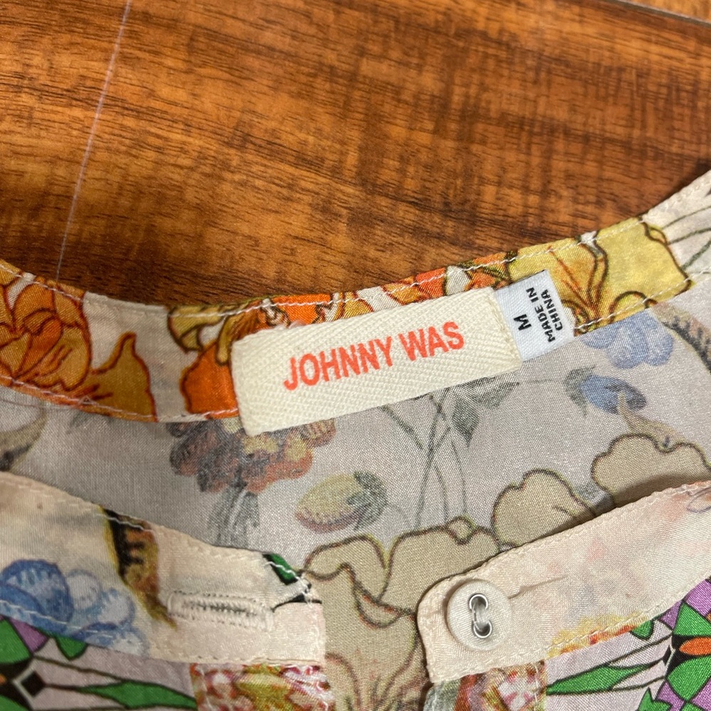 Johnny Was 100% Silk Blouse Medium - Picture 7 of 10